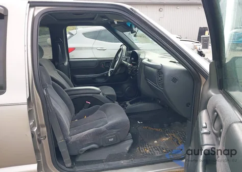 2001 Chevrolet Blazer Lt из США, поврежденный, VIN 1GNDT13W412227056